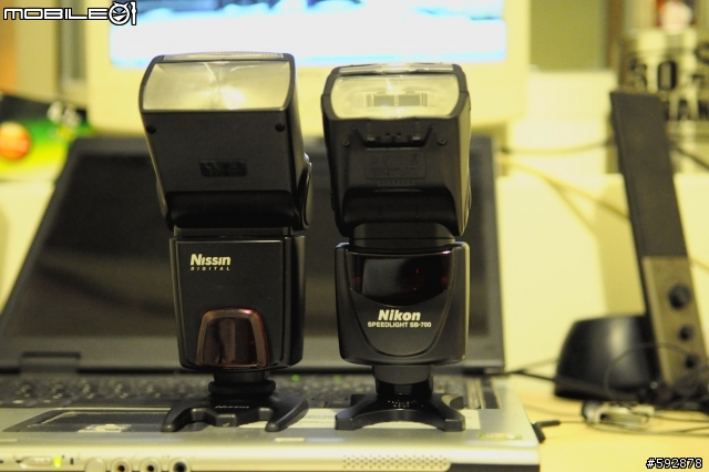 閃燈PK測試文…我終於了解為什麼各位前輩會那麼推Nikon原廠的閃燈了!用過才知好~~