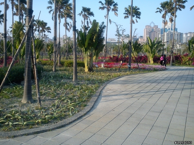 高雄市凹子底 , 很高興目前能有這樣的居住環境 ~