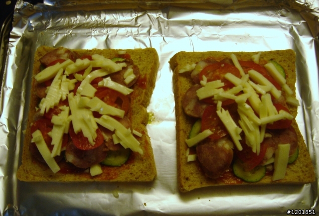 烤箱料理----剩菜再利用之偽pizza