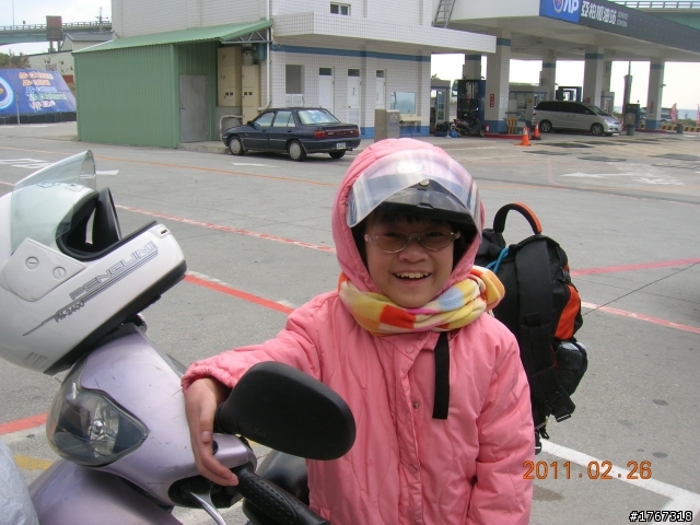 相信自己~~~小安安後山之旅!!