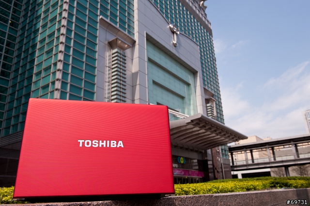 《 熊寶貝 》TOSHIBA R830 商務也能很時尚