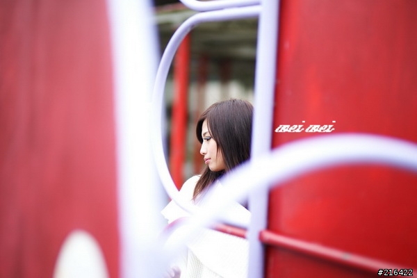 簡單開箱~SIGMA 85mmF1.4 &"薇薇"s85試拍