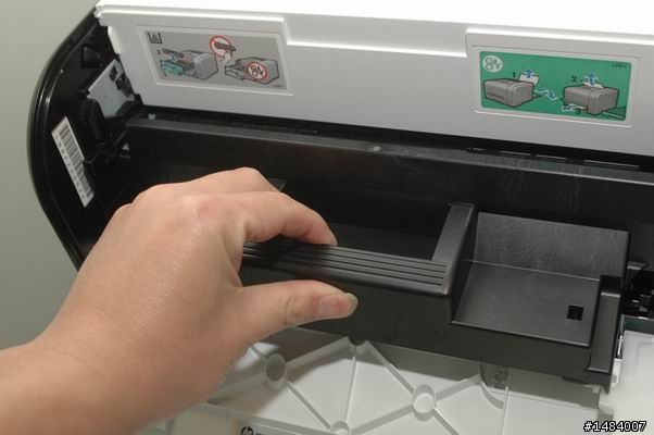 迷你又專業的無線彩色雷射印表機HP CP1525nw