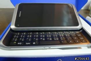 燒燙燙NOKIA E7火速開箱