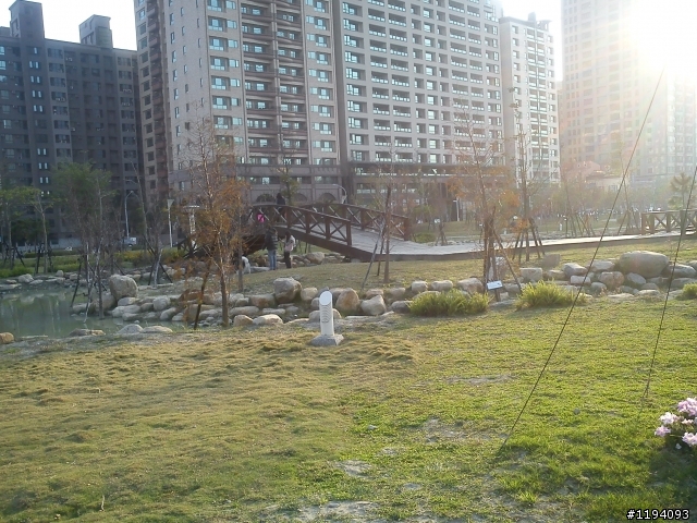 高雄市凹子底 , 很高興目前能有這樣的居住環境 ~