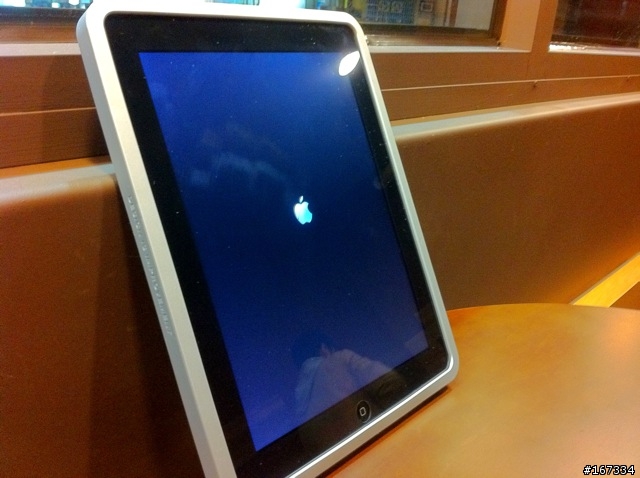 過新年穿新衣 elago iPad、iPhone4保護套分享(圖多)