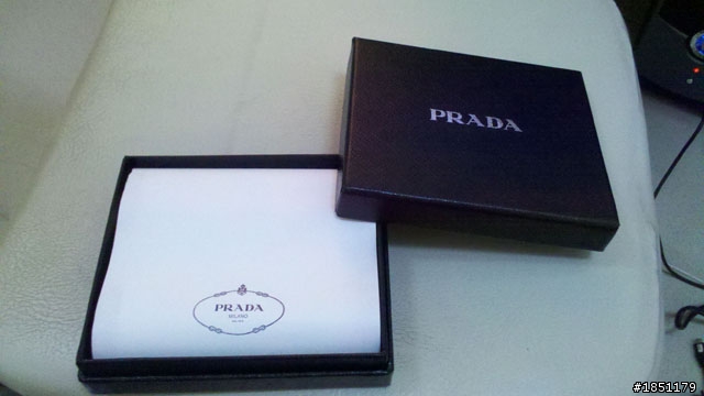 【開箱】PRADA 短夾