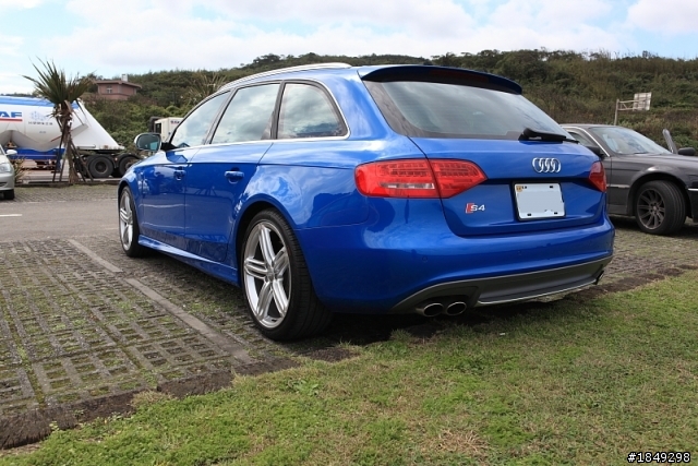 (更新 Caractere空力套件)B8 S4 AVANT 5N藍 開箱