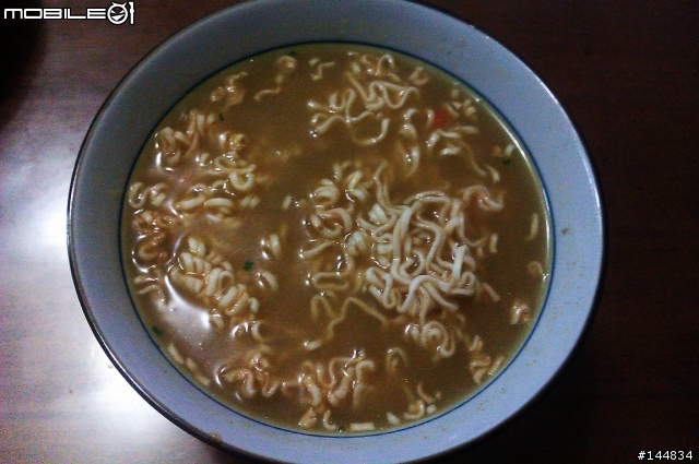 明天泡麵全面漲價.來教大家做平價"滿漢大餐"