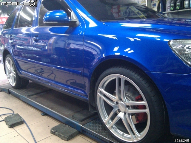 SKODA Octavia Combi RS with Prodrive GC-05K