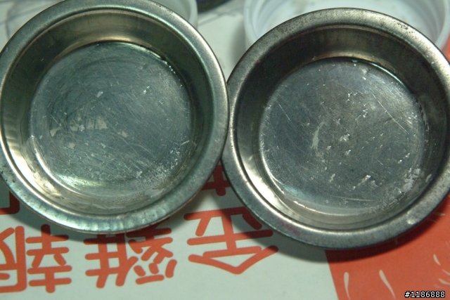郡氏新的底漆補土,溶劑不太能溶??