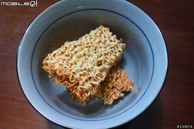 明天泡麵全面漲價.來教大家做平價"滿漢大餐"