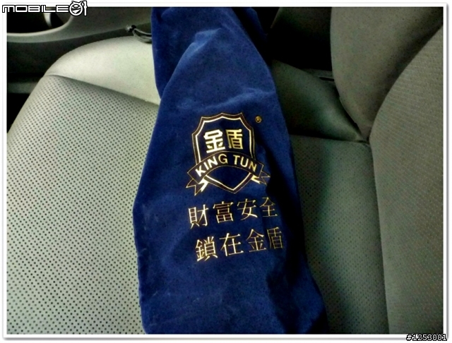<實用 > ALTIS-新車開箱~該添的配備