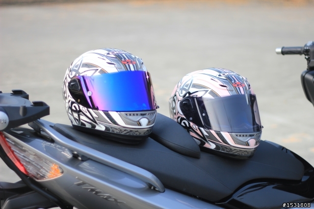 新舊款FF-5+新舊款T-MAX 3帽2車大合照~~