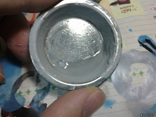 郡氏新的底漆補土,溶劑不太能溶??