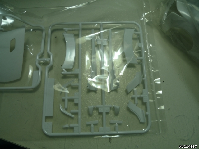 【很鳥的開箱】-TAMIYA 1/24 LFA