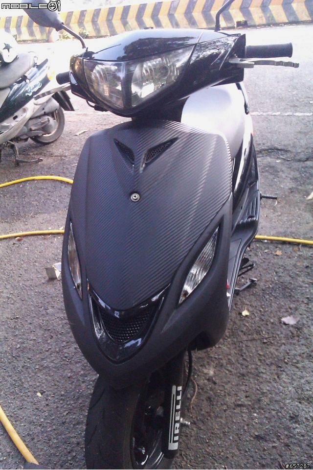 (DIY) 機車前斜板自貼3M卡夢貼紙