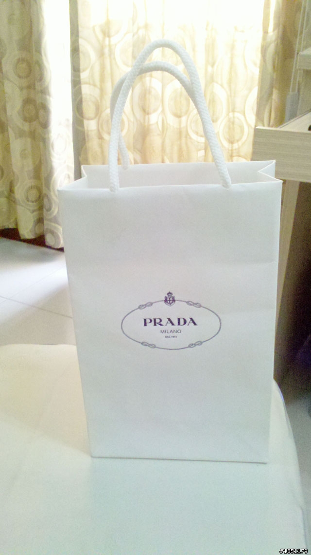 【開箱】PRADA 短夾