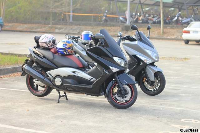 新舊款FF-5+新舊款T-MAX 3帽2車大合照~~