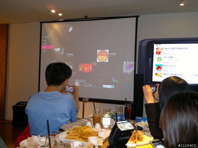 【圖文分享】敗E7所賜~~久違的NOKIA同學會