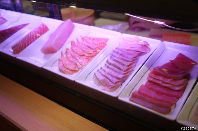 鮨彩壽司 (SOGO 新竹 店) 精緻壽司吃到飽 使用GF1一號女朋友拍攝