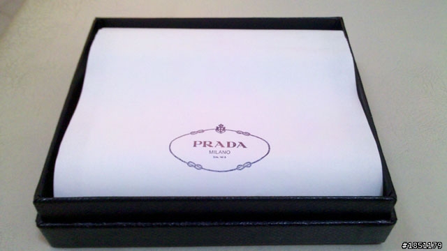 【開箱】PRADA 短夾