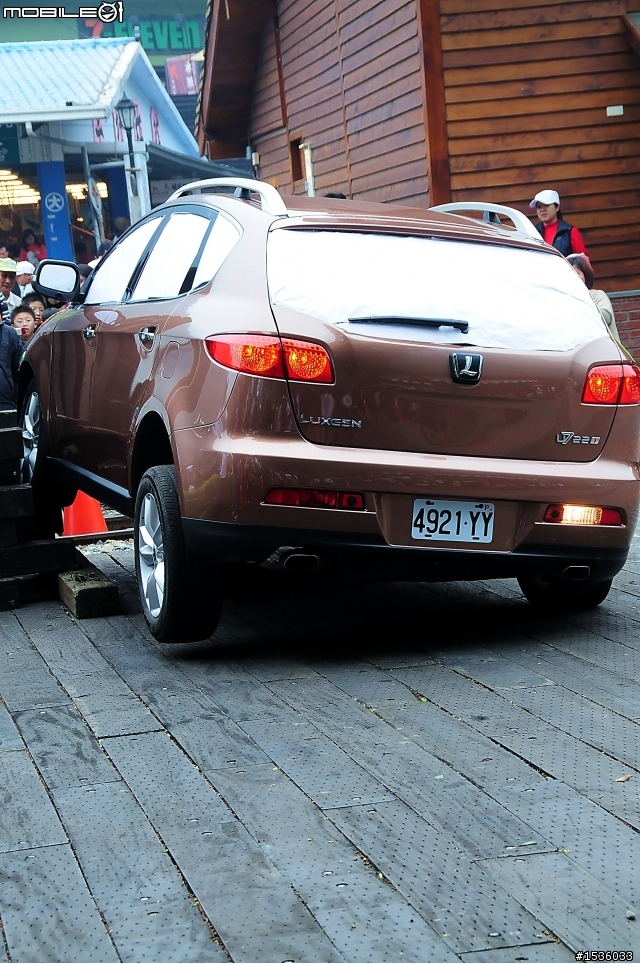 亞洲車神陳和皇2011年3月19日Luxgen車埕車聚神技演出,以181張連續照片串成影片播出。