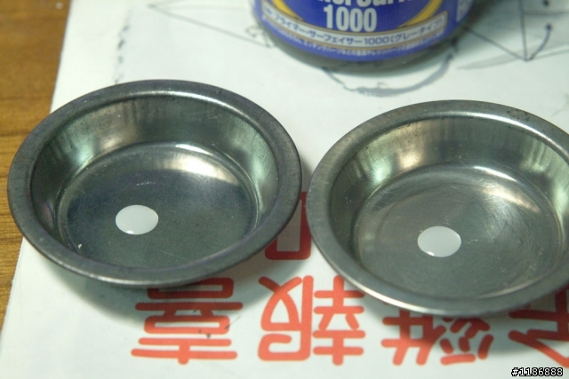 郡氏新的底漆補土,溶劑不太能溶??