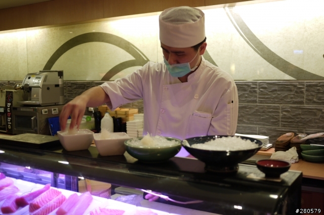 鮨彩壽司 (SOGO 新竹 店) 精緻壽司吃到飽 使用GF1一號女朋友拍攝