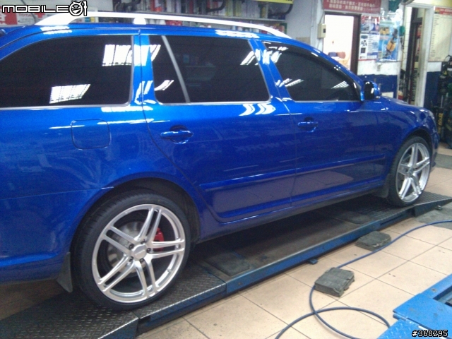 SKODA Octavia Combi RS with Prodrive GC-05K