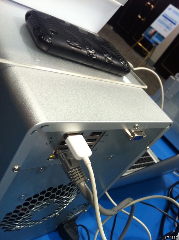 2011 MBP+Thunderbolt現場直擊+效能小測 - Promise Pegasus 外接陣列