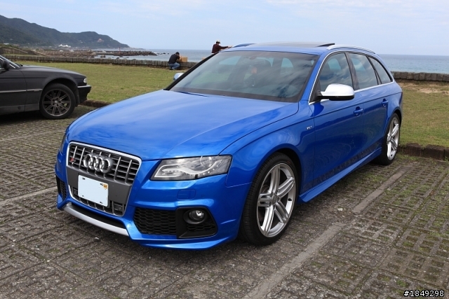 (更新 Caractere空力套件)B8 S4 AVANT 5N藍 開箱