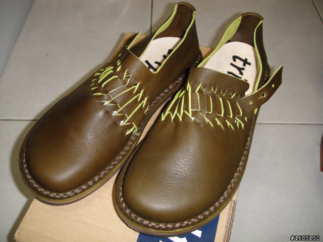 ASOS~我也掉進這個坑~CLARKS~沙漠靴~皮革色