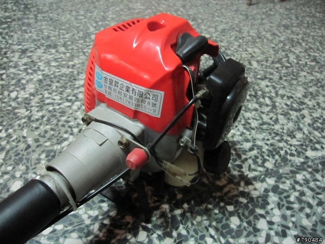 開箱....SHIN KOMI TSK40160 16" 40cc 引擎鏈鋸 外加 硬管肩掛式割草機