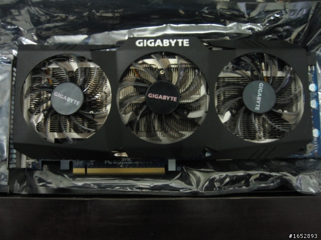 【開箱】這波顯卡跳水,你買哪一張?GTX470不專業開箱文~