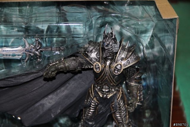 【開箱】魔獸世界-巫妖王:阿薩斯米奈西爾 (THE LICH KING: ARTHAS MENETHIL) -- 圖多