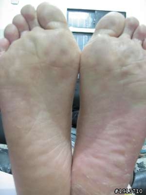 讓粗粗腳變得光滑細緻~Oda足膜使用心得