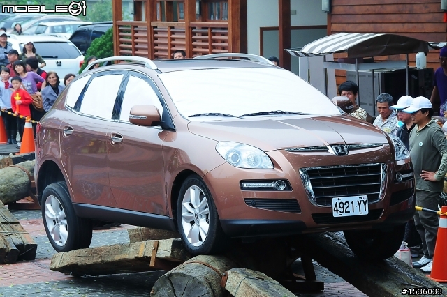亞洲車神陳和皇2011年3月19日Luxgen車埕車聚神技演出,以181張連續照片串成影片播出。