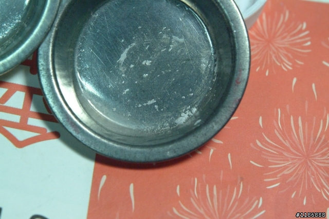 郡氏新的底漆補土,溶劑不太能溶??