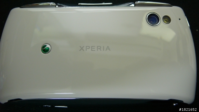 簡易開箱圖文XPERIA PLAY螢幕小pk