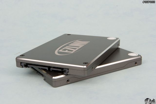 開箱:EZLINK Violet 32GB 2.5吋 SATAII SSD 固態硬碟(SLC) RAID 0 Stripe size 4~128kb 比較