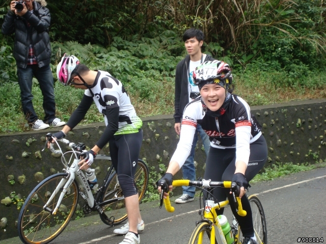 2011.3.13 扶輪盃北海岸自行車大賽(起點及爬坡第二段 照片800張), 還有請大家不要亂丟東西了...