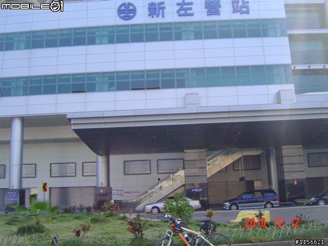 高雄火車站之各站出入口風貌