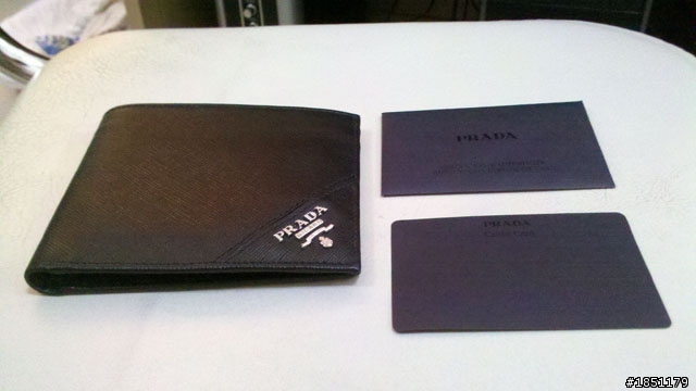 【開箱】PRADA 短夾