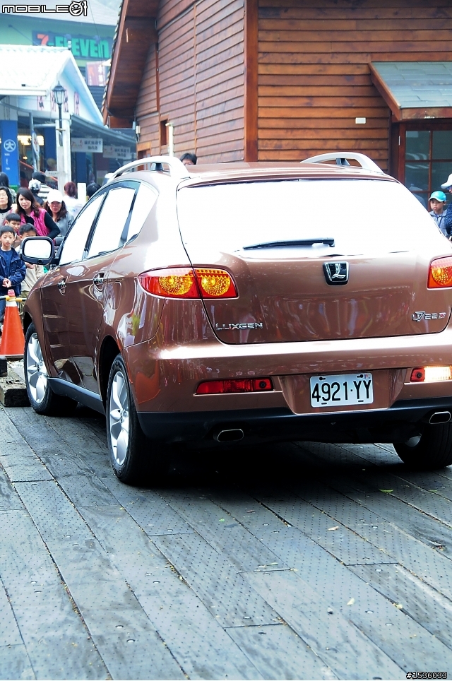 亞洲車神陳和皇2011年3月19日Luxgen車埕車聚神技演出,以181張連續照片串成影片播出。