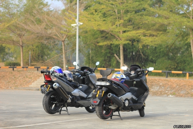 新舊款FF-5+新舊款T-MAX 3帽2車大合照~~