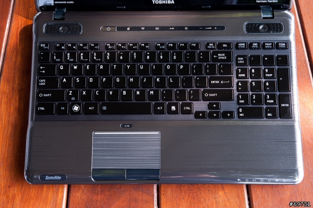 《 熊寶貝 》TOSHIBA Satellite P750 3D的撼動