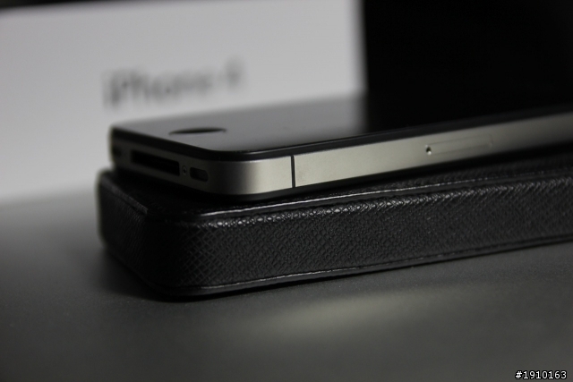 量身打造的保險套 for iPhone 4 皮套配件類