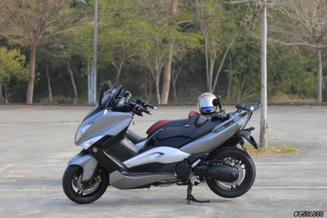 新舊款FF-5+新舊款T-MAX 3帽2車大合照~~