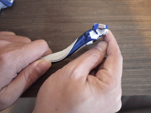 舒適水次元刮鬍刀開箱分享,加碼PK Gillette Fusion